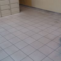 Kafle przed doczyszczaniem