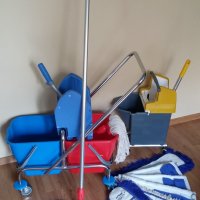 Zestaw wiader i mopów