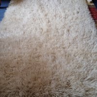 Wyprany dywan typu shaggy