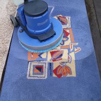 Czyszczenie dywanów przy użyciu szorowarki